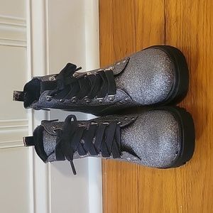 NWOT Justice Kids Size 1 Grey Glitter Boots